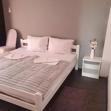 Rooms Nikola Rule Ostojic 4*